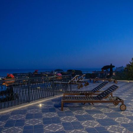 Gli Archi Sul Mare Bed & Breakfast Гаета Екстериор снимка